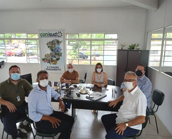 Ruas Laterais e Amplia&ccedil;&atilde;o da Capacidade da Rodovia R&eacute;gis Bittencourt.